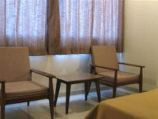 Oyo 1194 Hotel Gulmohr 浦那 外观 照片